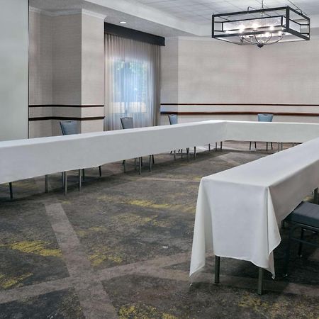 Embassy Suites Dallas - Park Central Area Экстерьер фото