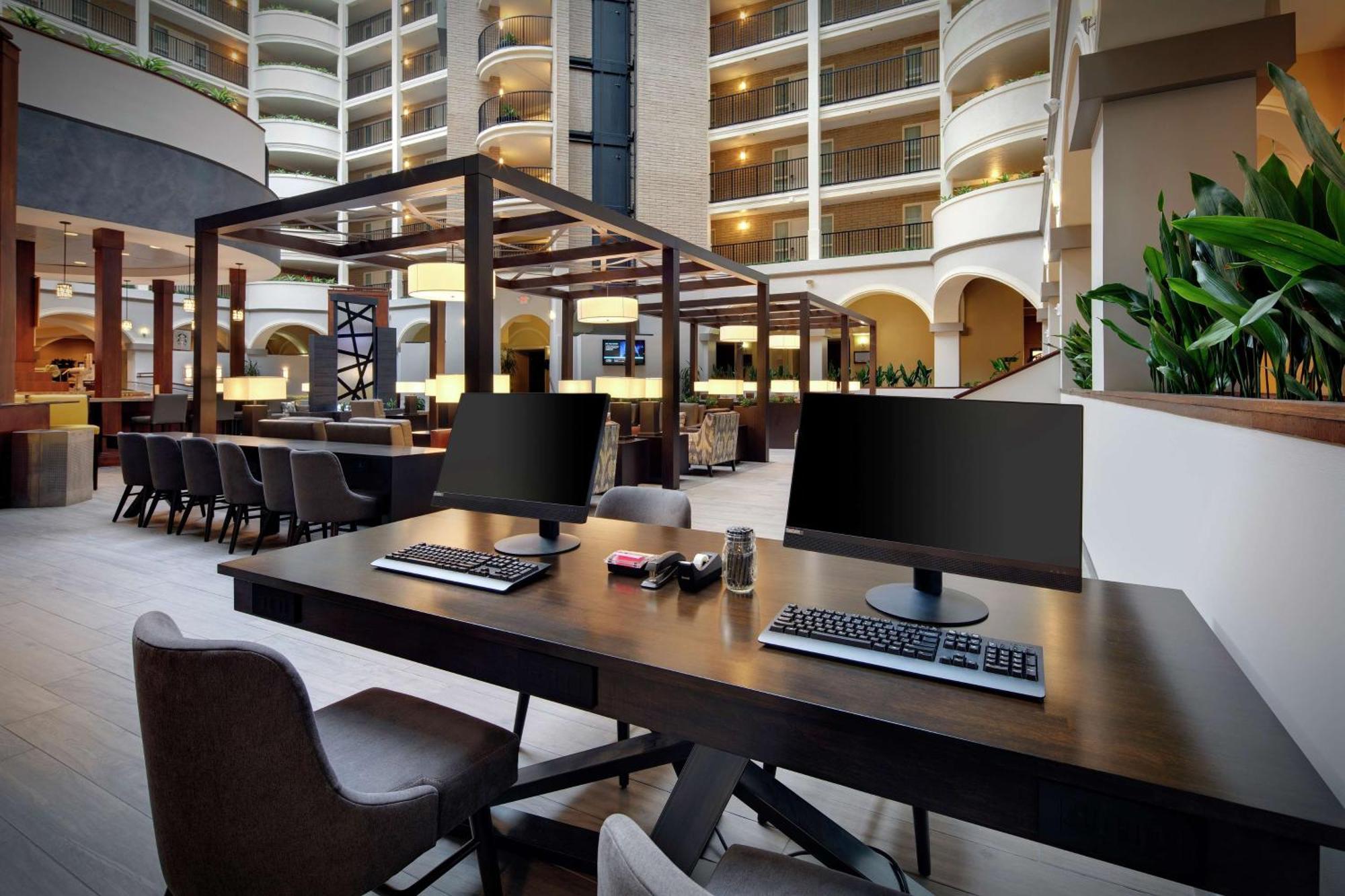 Embassy Suites Dallas - Park Central Area Экстерьер фото