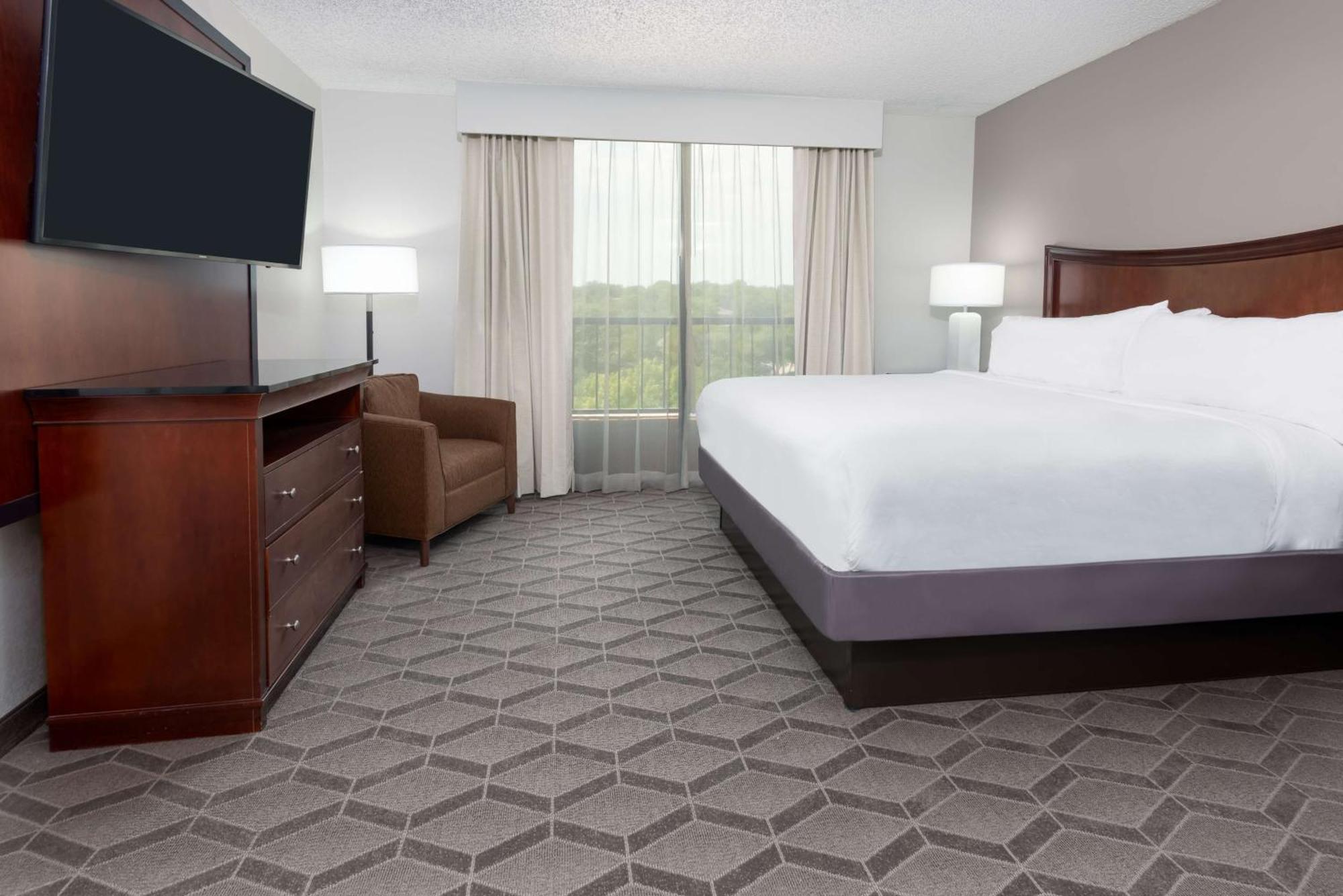 Embassy Suites Dallas - Park Central Area Экстерьер фото