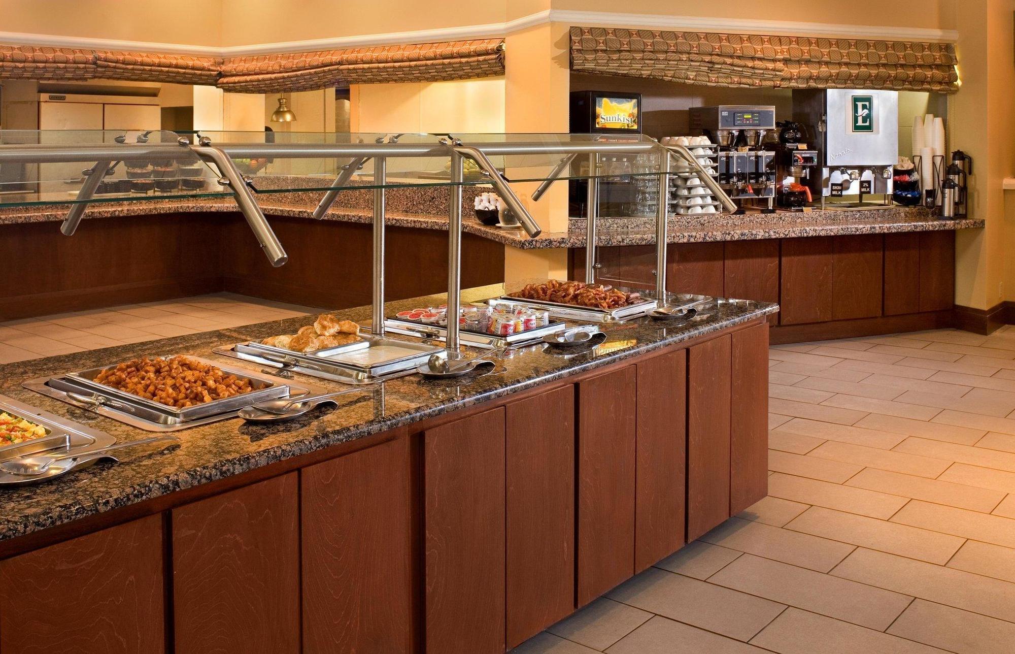 Embassy Suites Dallas - Park Central Area Экстерьер фото