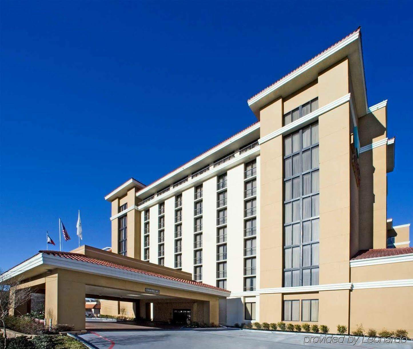 Embassy Suites Dallas - Park Central Area Экстерьер фото