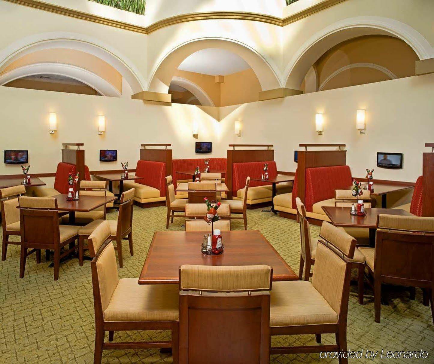 Embassy Suites Dallas - Park Central Area Экстерьер фото